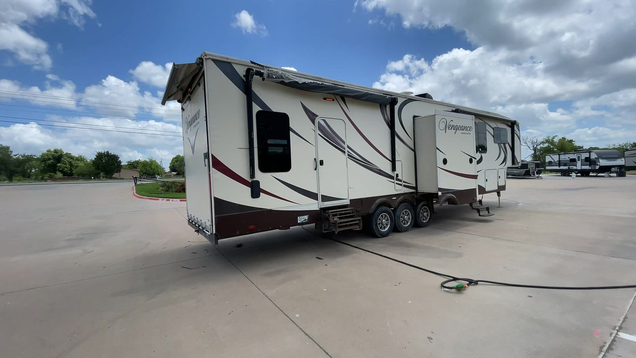 2015 FOREST RIVER VENGEANCE TOURING 39