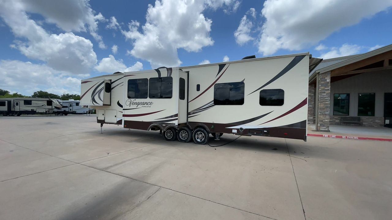 2015 FOREST RIVER VENGEANCE TOURING 39