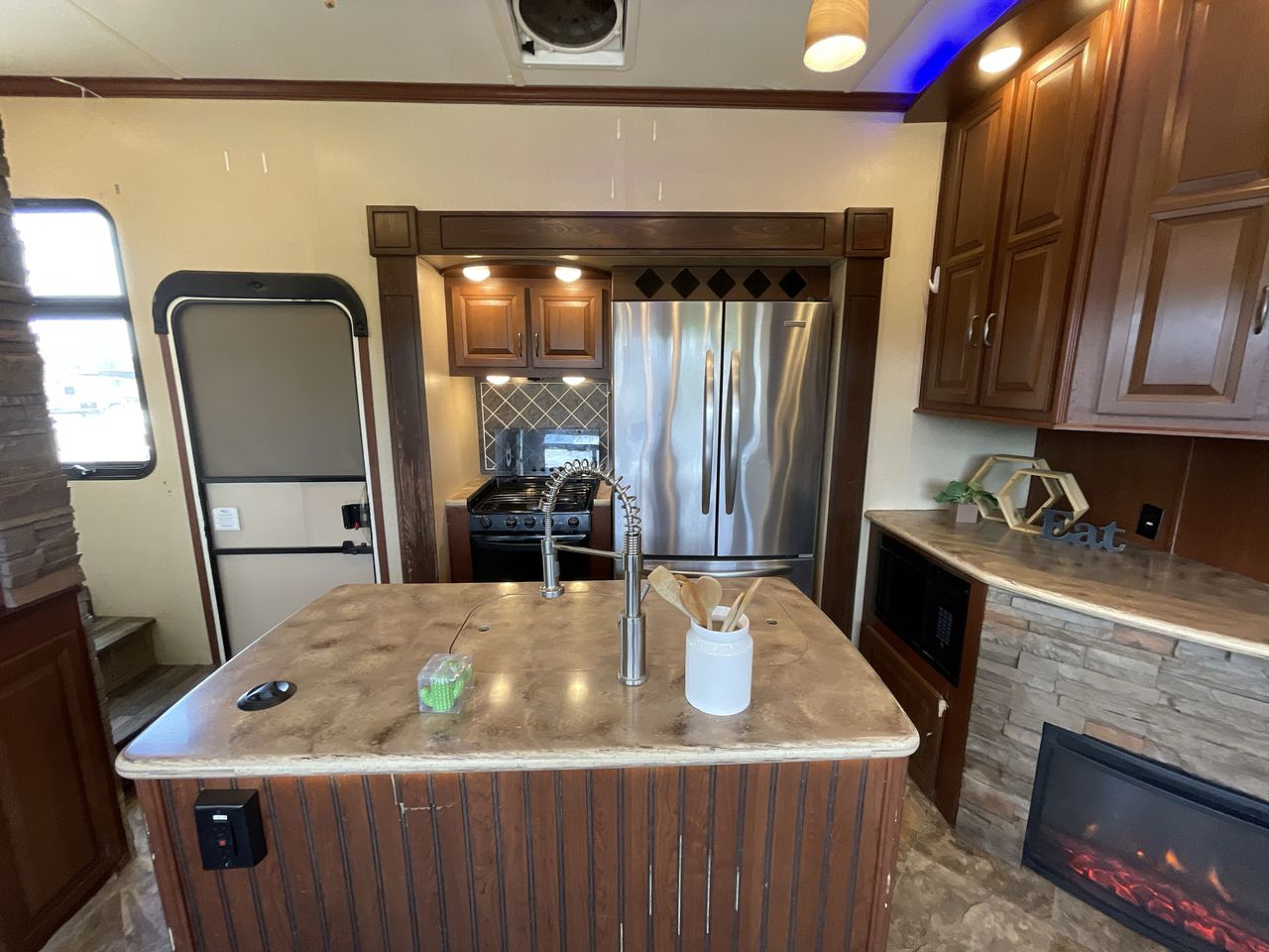 2015 FOREST RIVER VENGEANCE TOURING 39