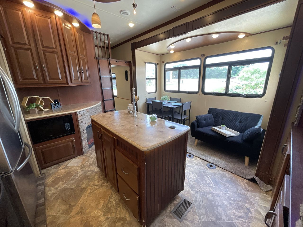 2015 FOREST RIVER VENGEANCE TOURING 39