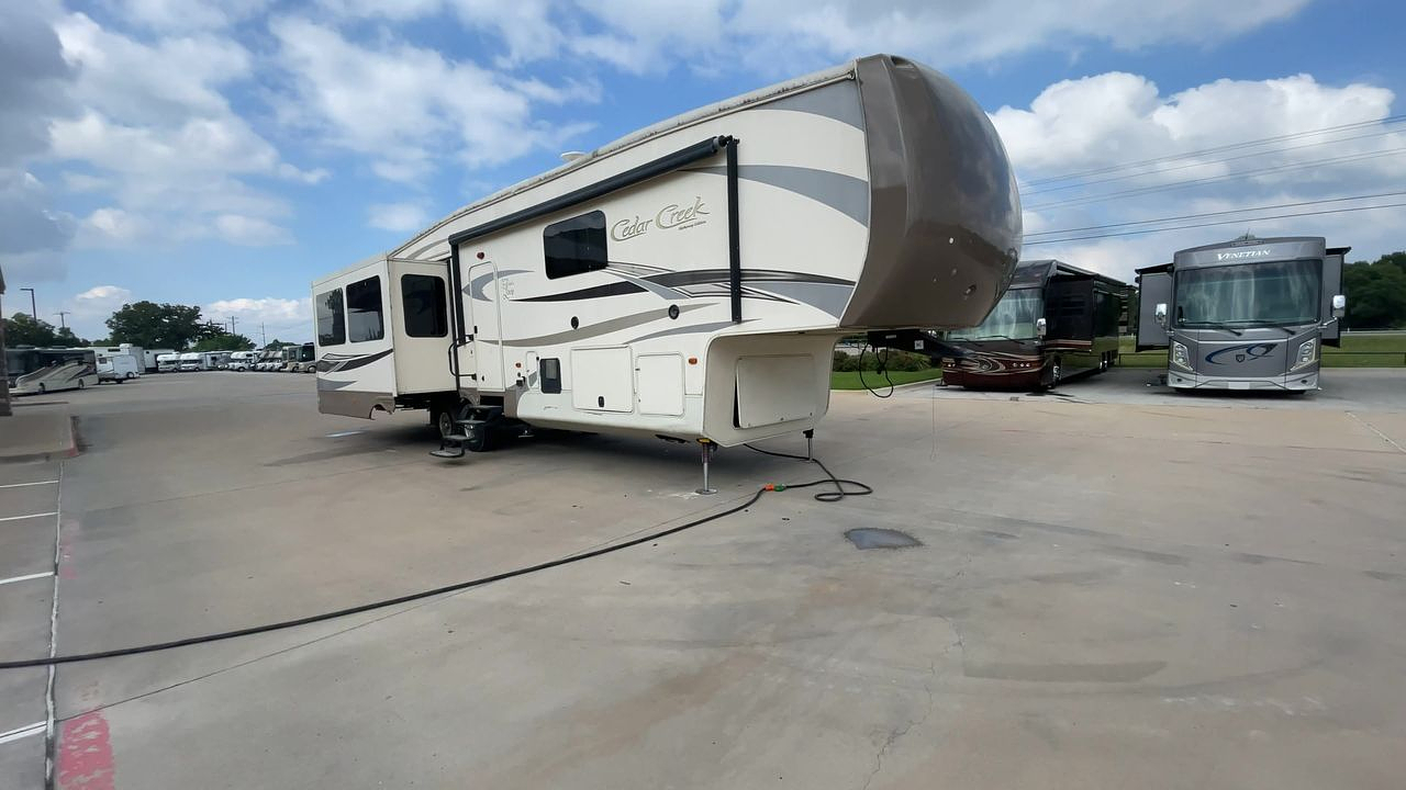 2016 CEDAR CREEK HATHAWAY 38FB2