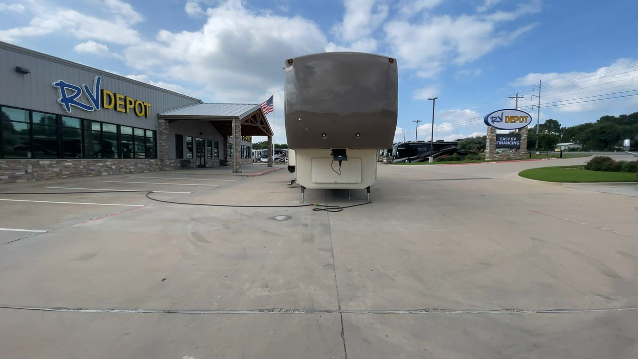 2016 CEDAR CREEK HATHAWAY 38FB2