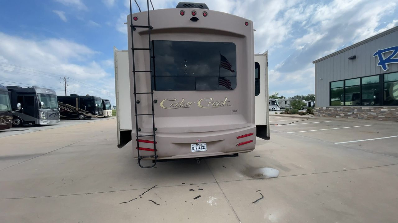 2016 CEDAR CREEK HATHAWAY 38FB2