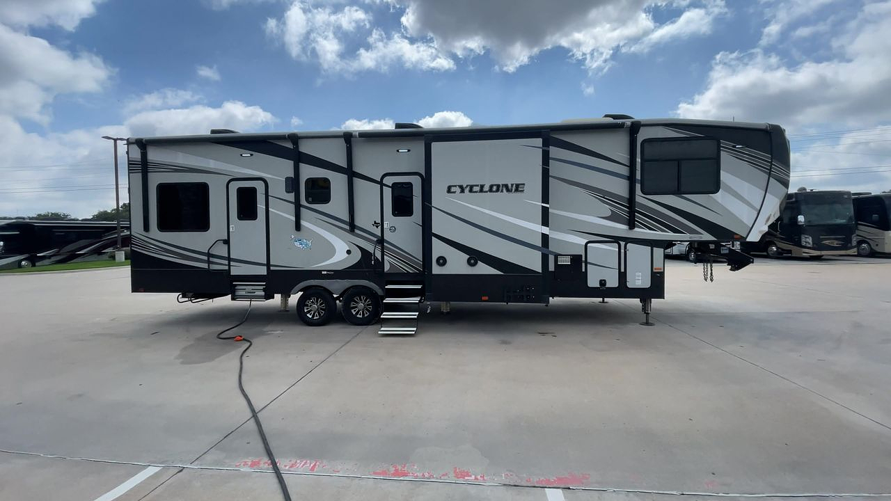 2019 HEARTLAND CYCLONE 3611