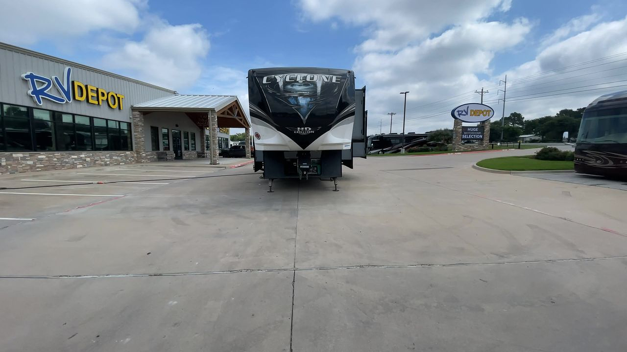 2019 HEARTLAND CYCLONE 3611