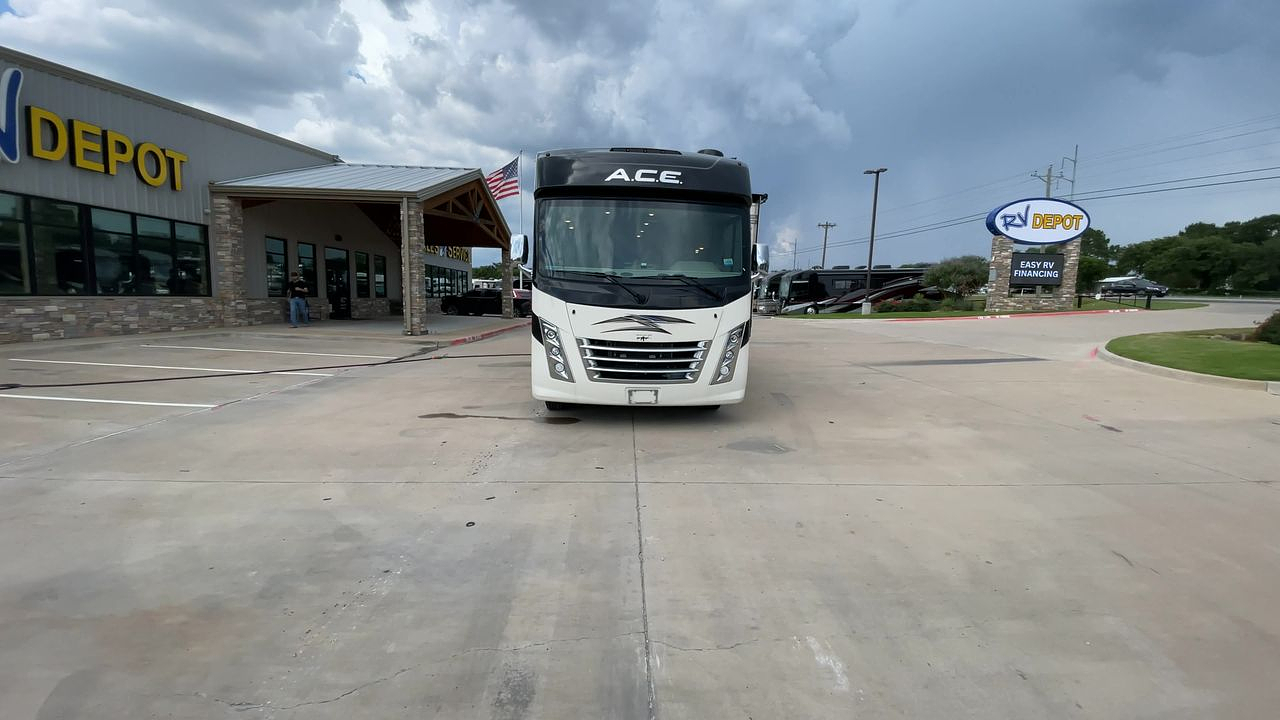 2022 THOR ACE 323