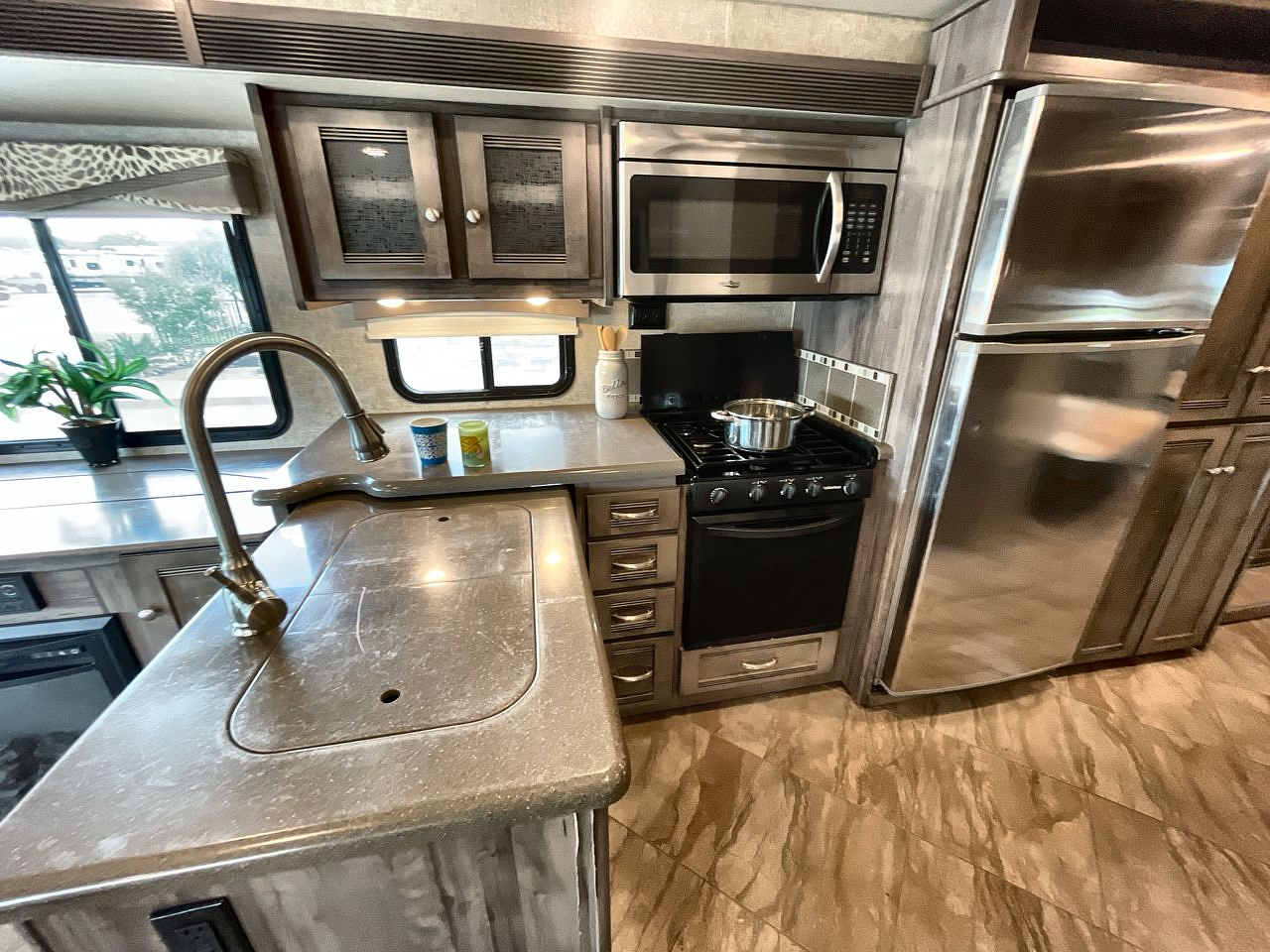 2018 WINNEBAGO SIGHTSEER 36Z