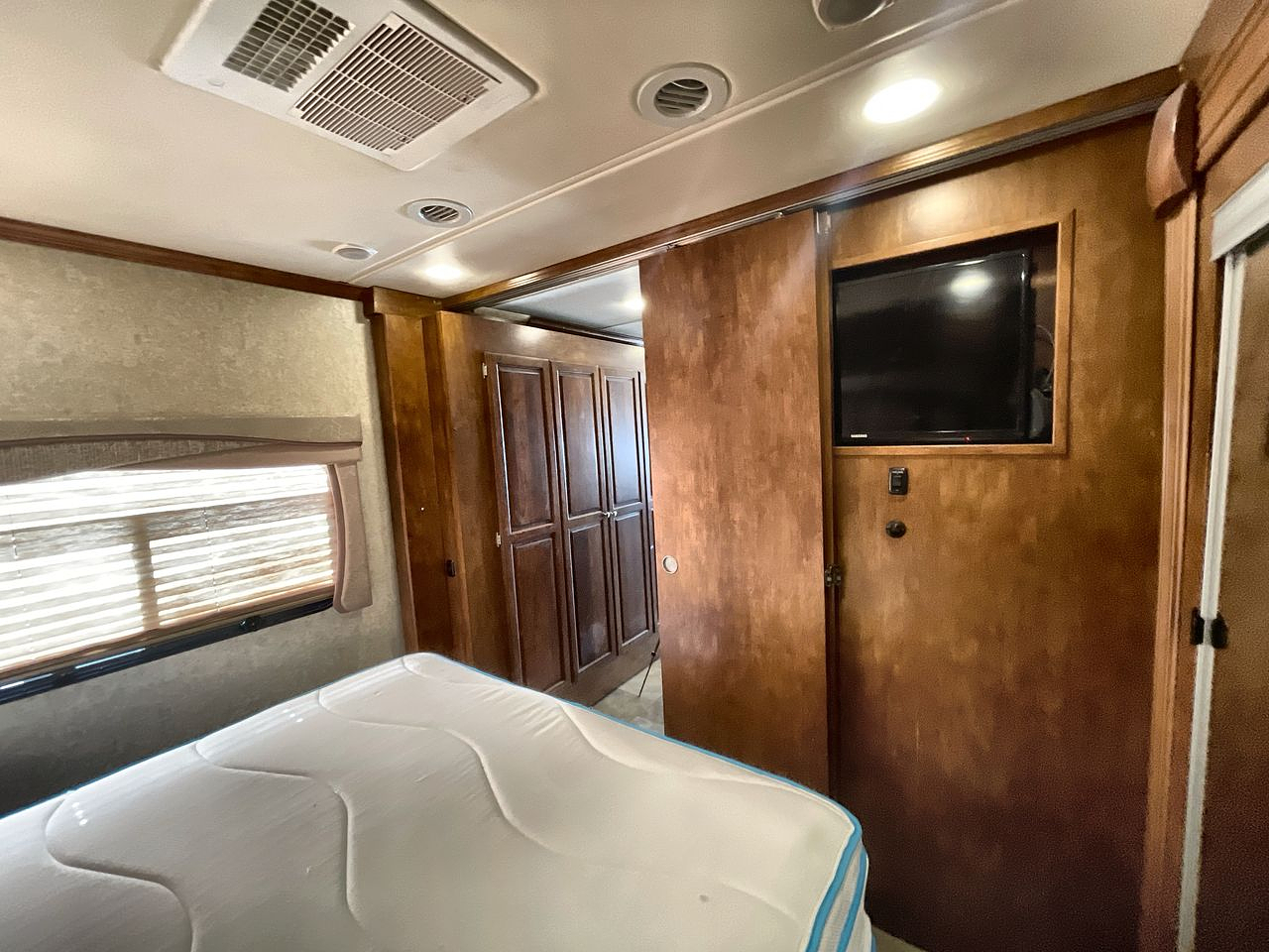 2015 COACHMEN SPORTSCOACH 361BH