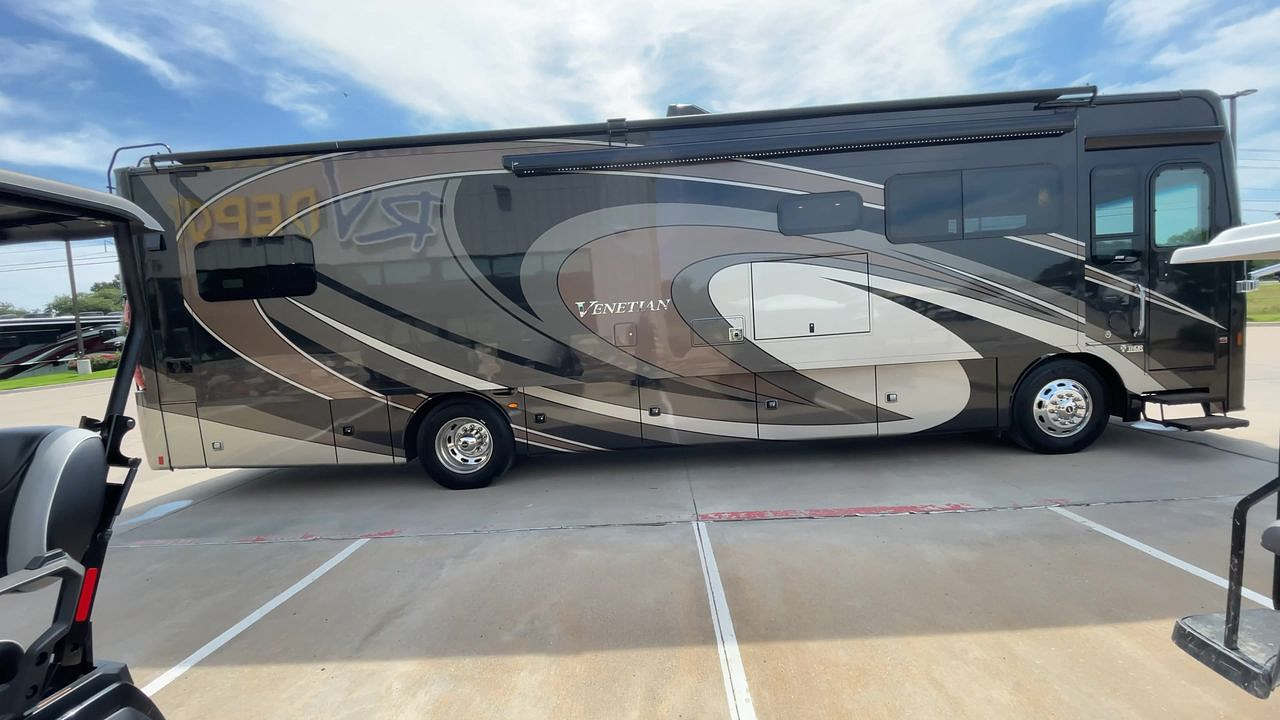 2018 THOR VENETIAN 37M