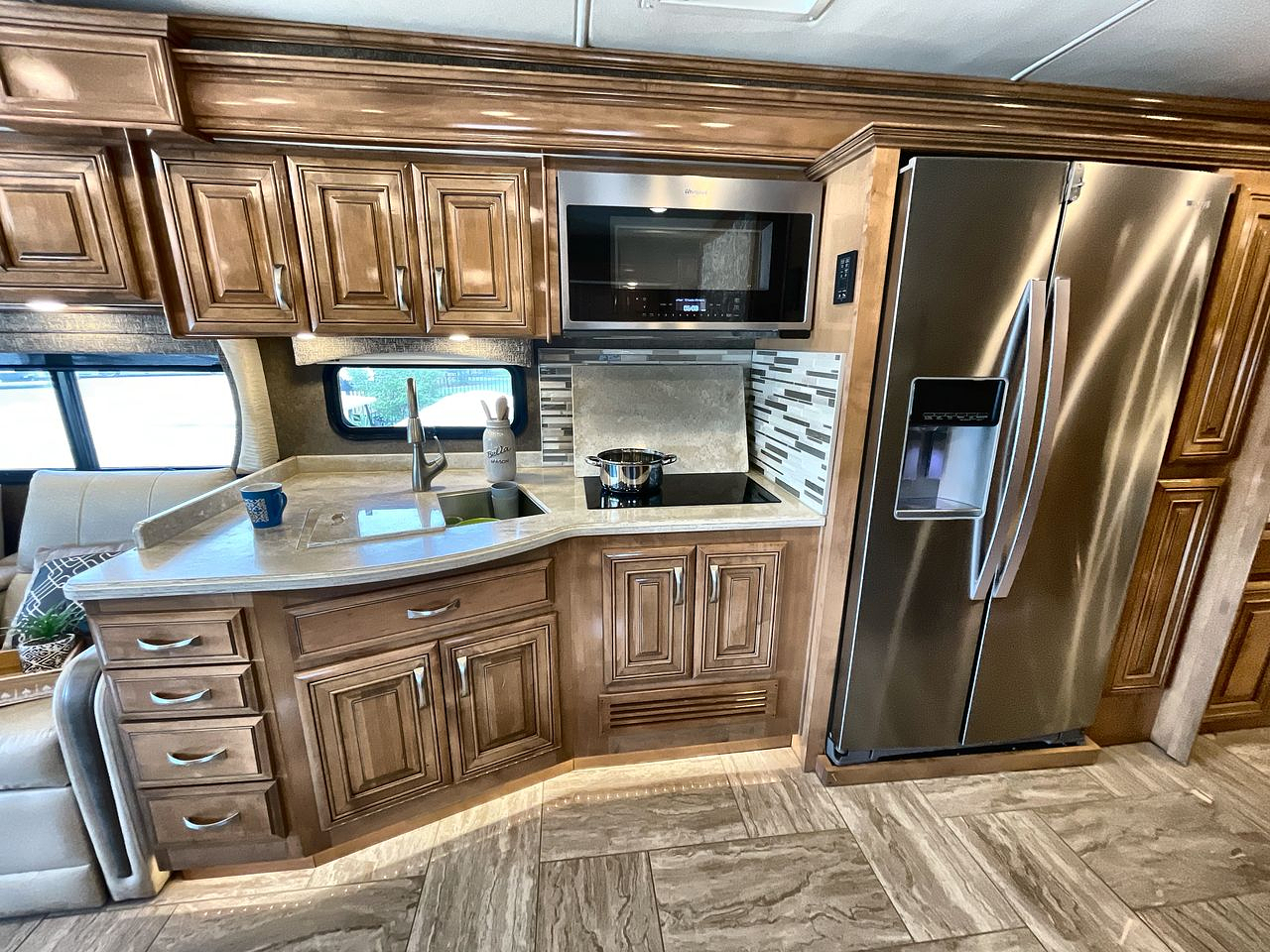 2018 THOR VENETIAN 37M