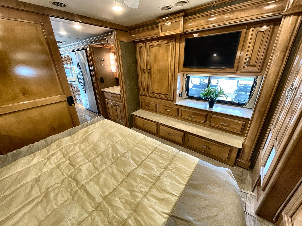 2018 THOR VENETIAN 37M