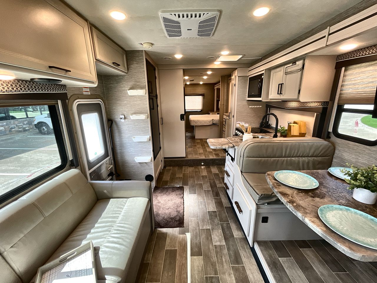 2021 THOR CHATEAU 31BV