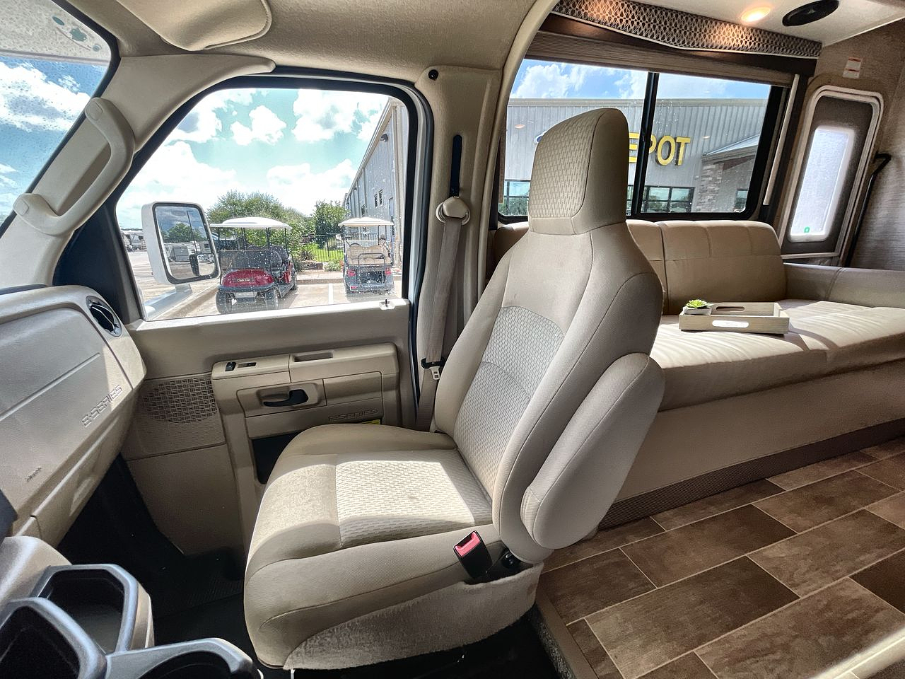 2021 THOR CHATEAU 31BV