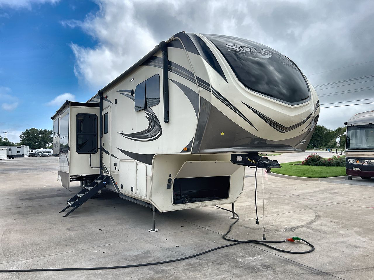 2019 GRAND DESIGN SOLITUDE 375RES