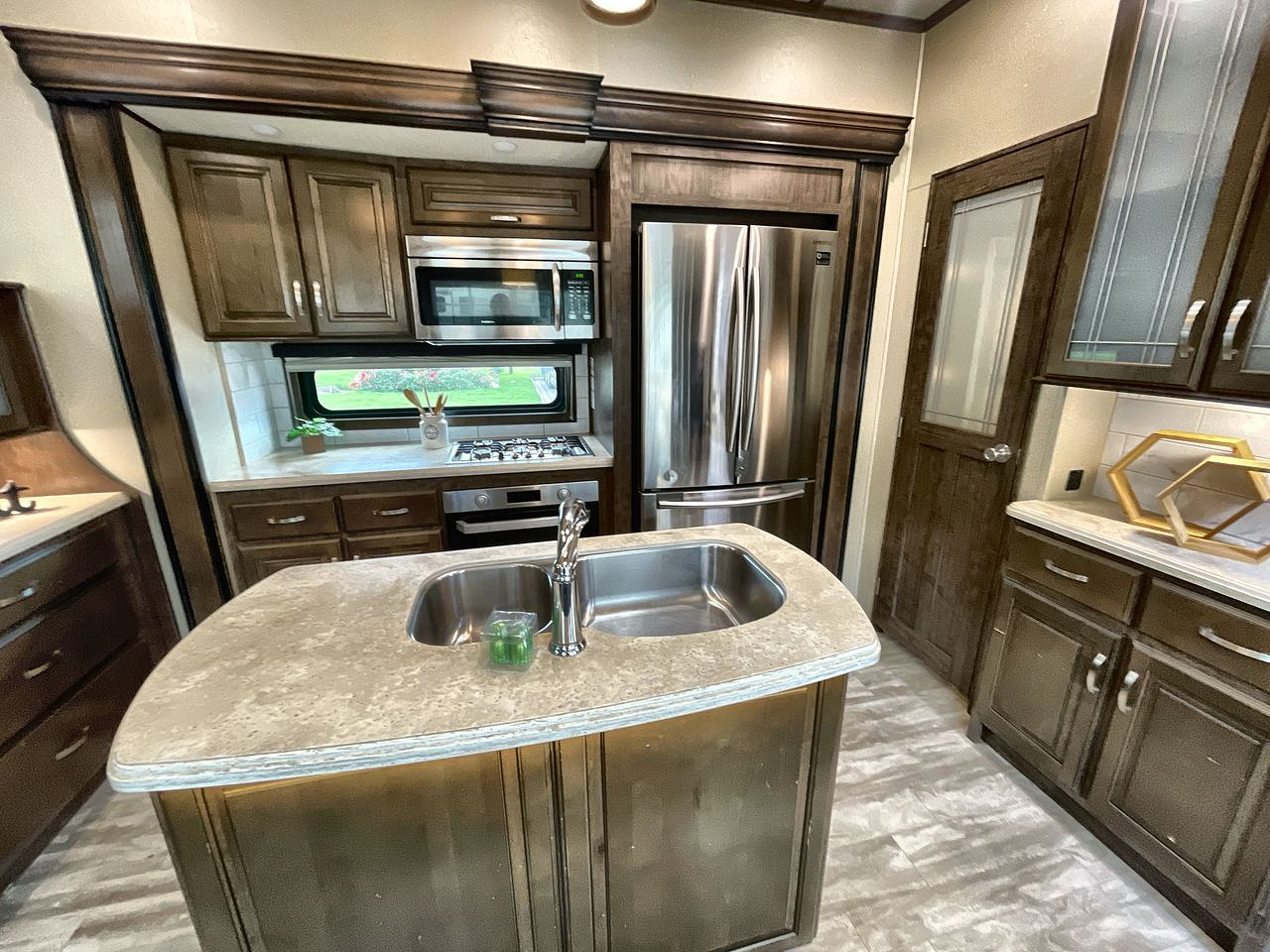 2019 GRAND DESIGN SOLITUDE 375RES