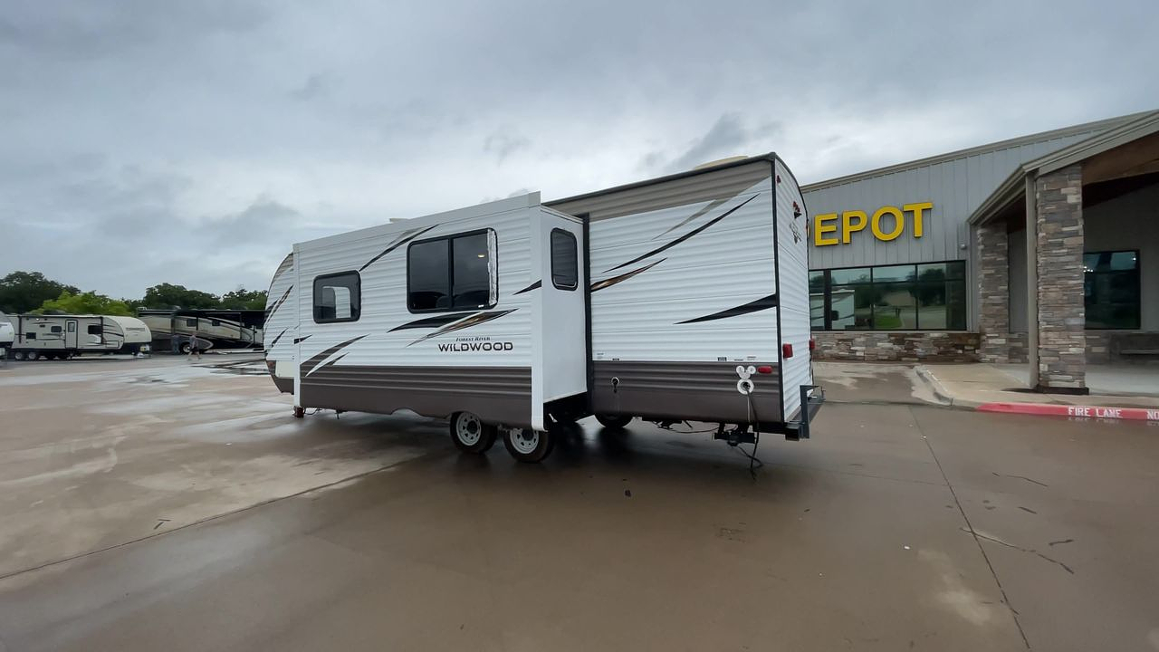 2018 WILDWOOD 28DBUD