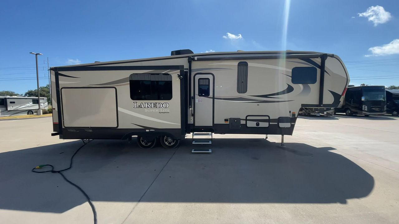 2018 KEYSTONE LAREDO 298SRL