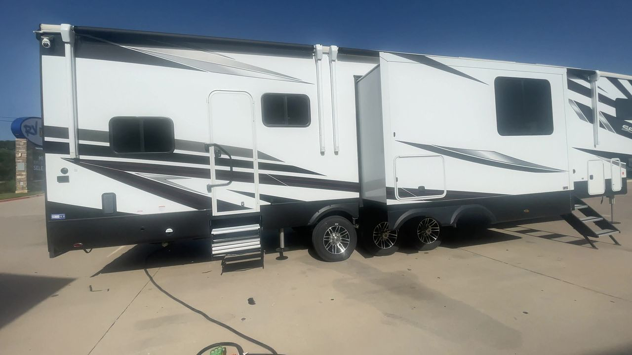 2025 JAYCO SEISMIC 399