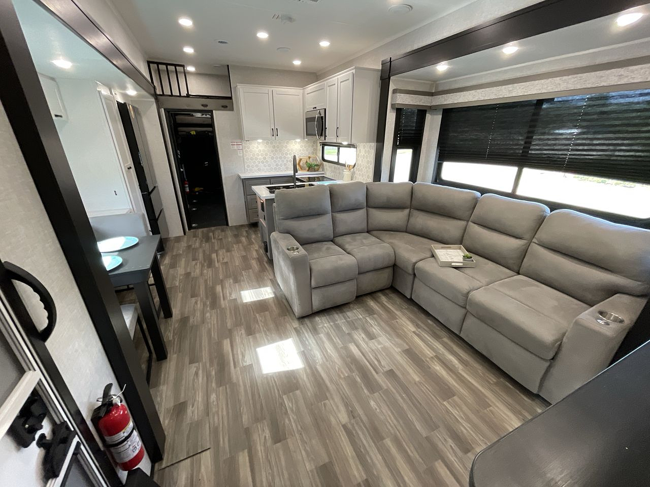 2025 JAYCO SEISMIC 399