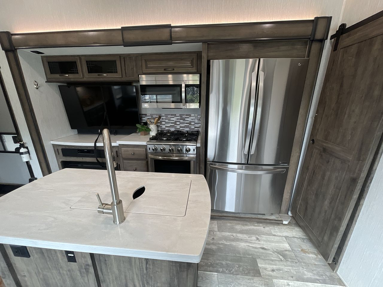 2020 FOREST RIVER SANDPIPER 383RBLOK