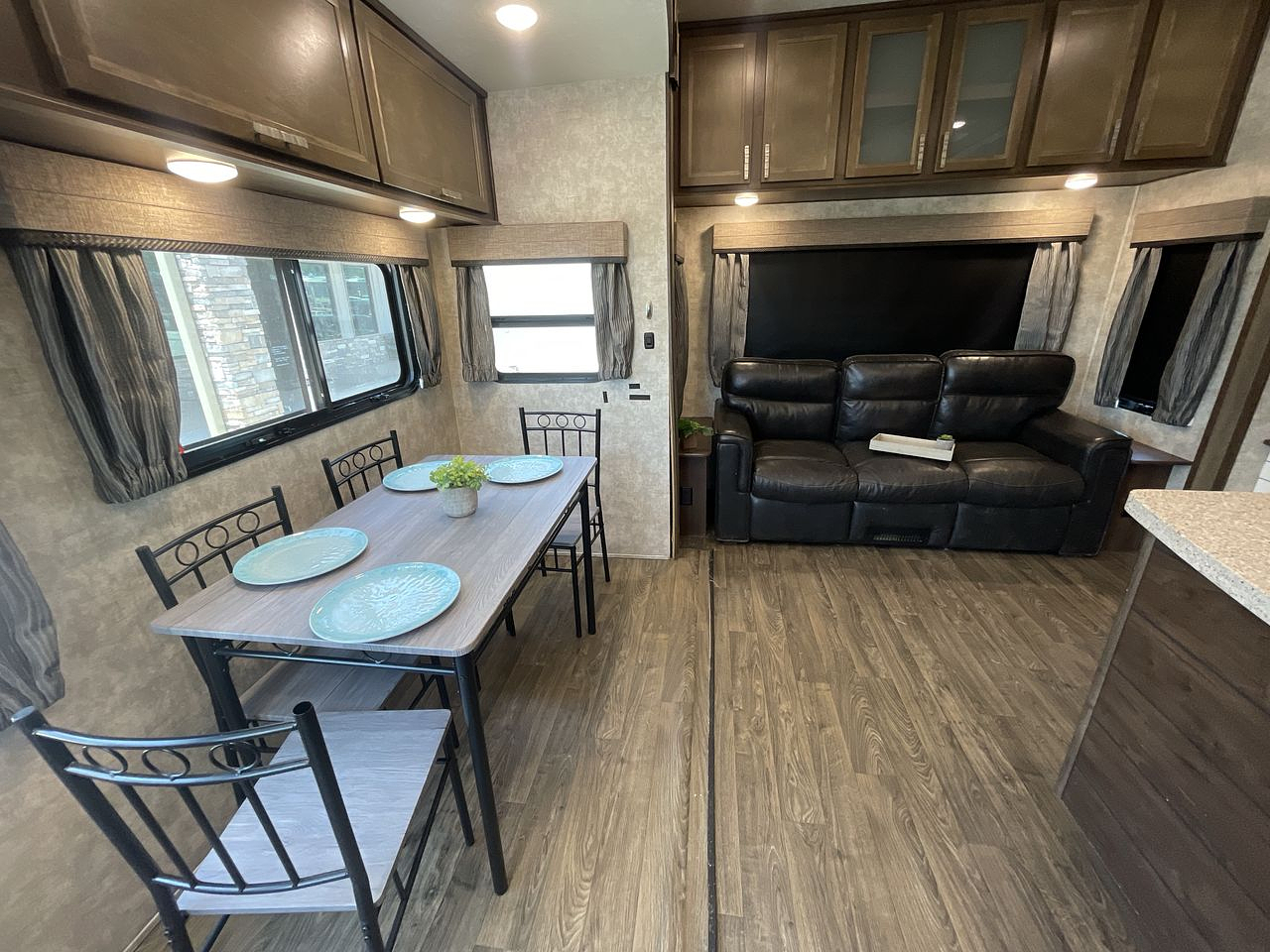 2019 HIGHLAND RIDGE MESA RIDGE 371MBH