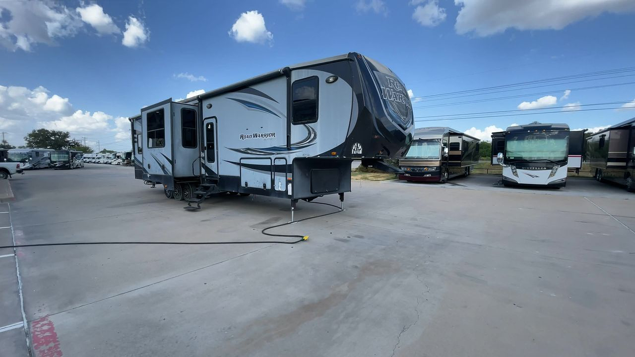 2015 HEARTLAND ROAD WARRIOR