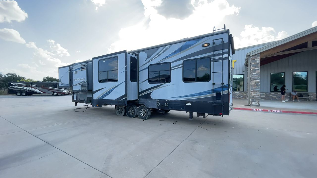2015 HEARTLAND ROAD WARRIOR