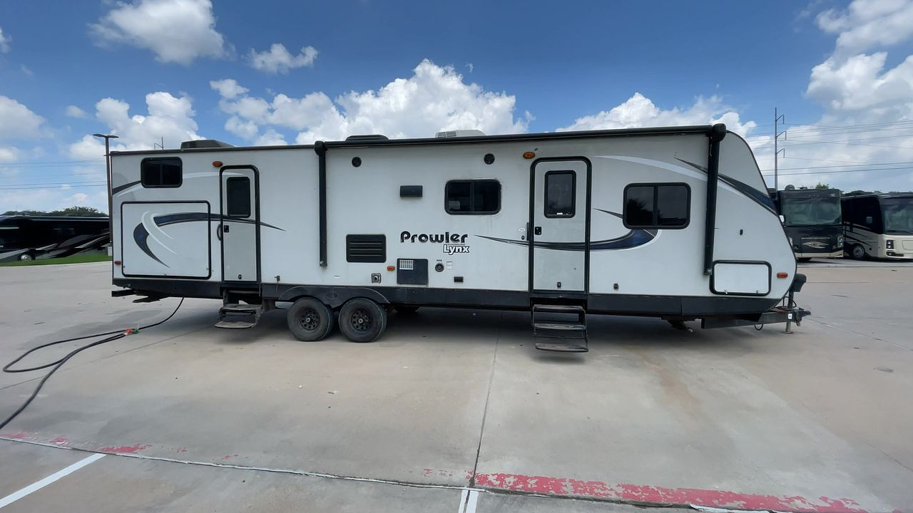 2017 PROWLER 32LX
