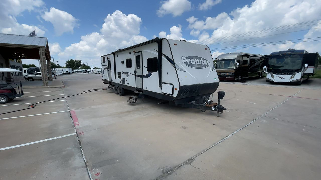 2017 PROWLER 32LX