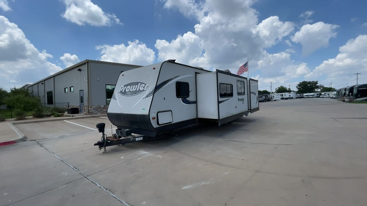 2017 PROWLER 32LX