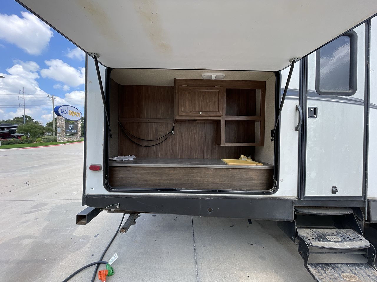 2017 PROWLER 32LX