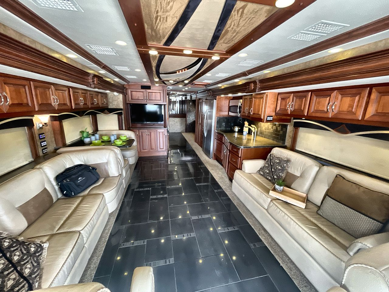 2013 AMERICAN COACH TRADITION 42M