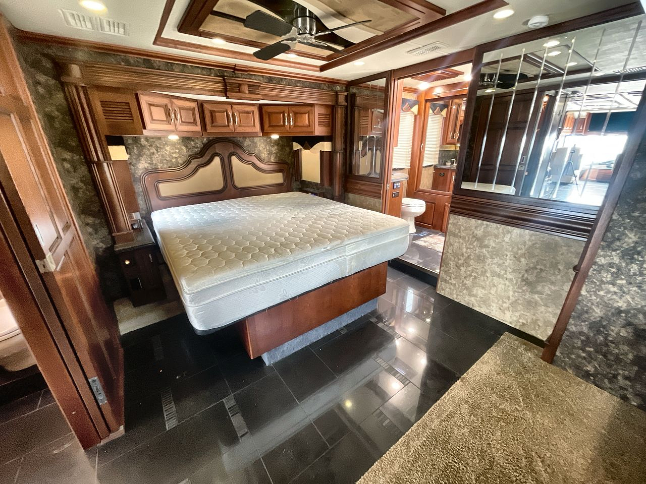 2013 AMERICAN COACH TRADITION 42M