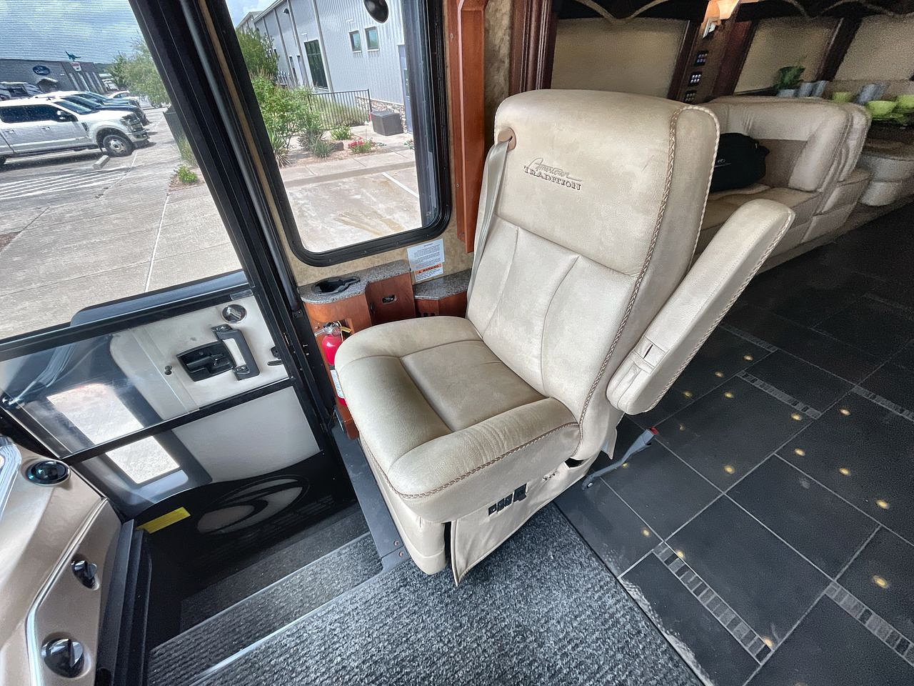 2013 AMERICAN COACH TRADITION 42M