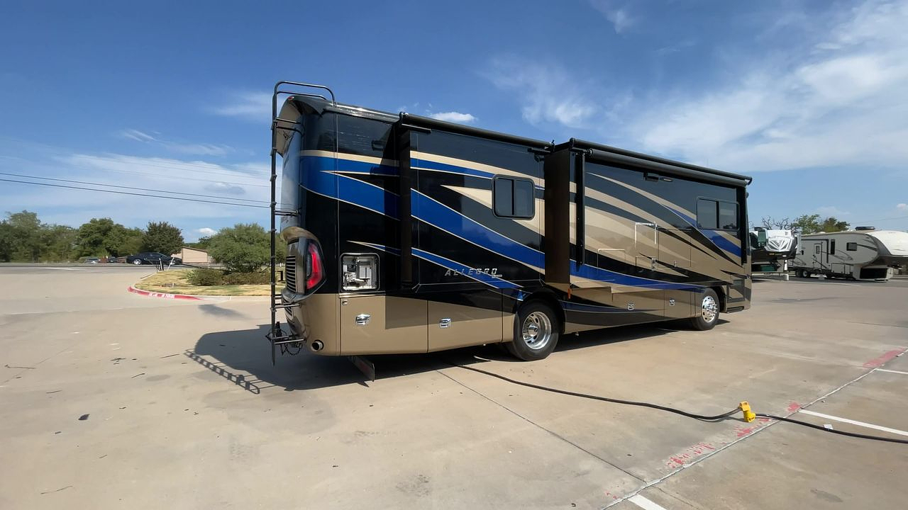 2018 TIFFIN ALLEGRO RED 33AA