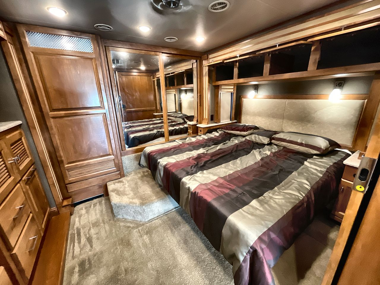 2018 TIFFIN ALLEGRO RED 33AA