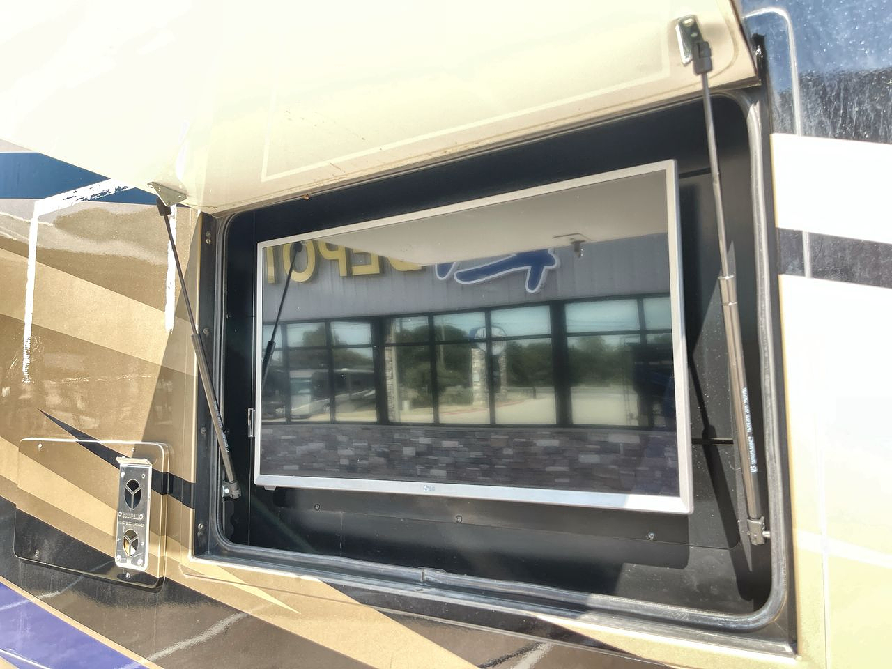 2018 TIFFIN ALLEGRO RED 33AA
