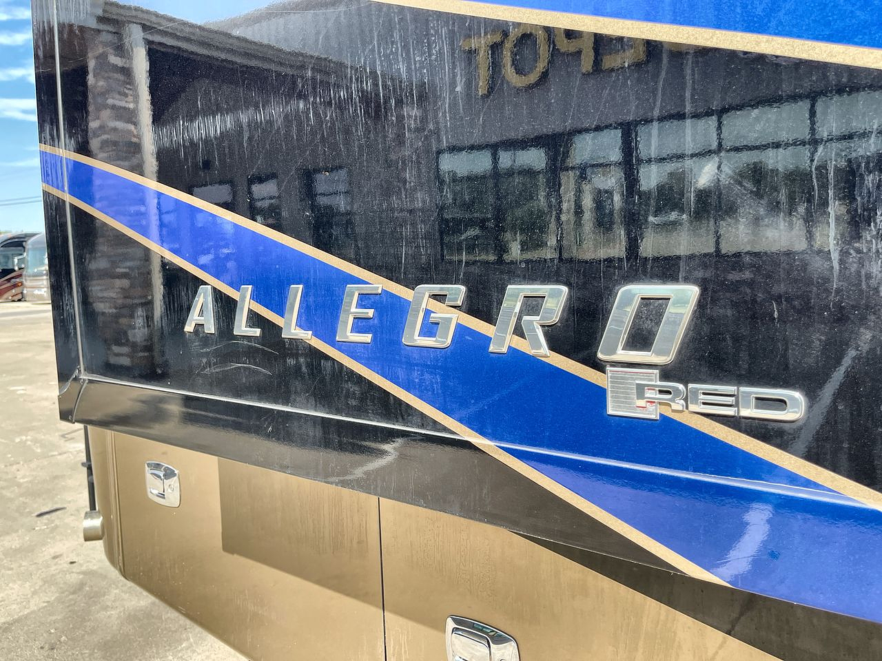 2018 TIFFIN ALLEGRO RED 33AA