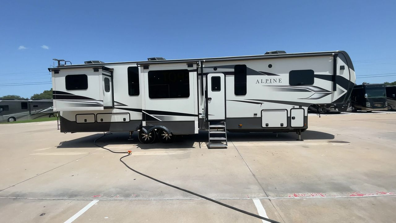 2022 KEYSTONE ALPINE 3850RD