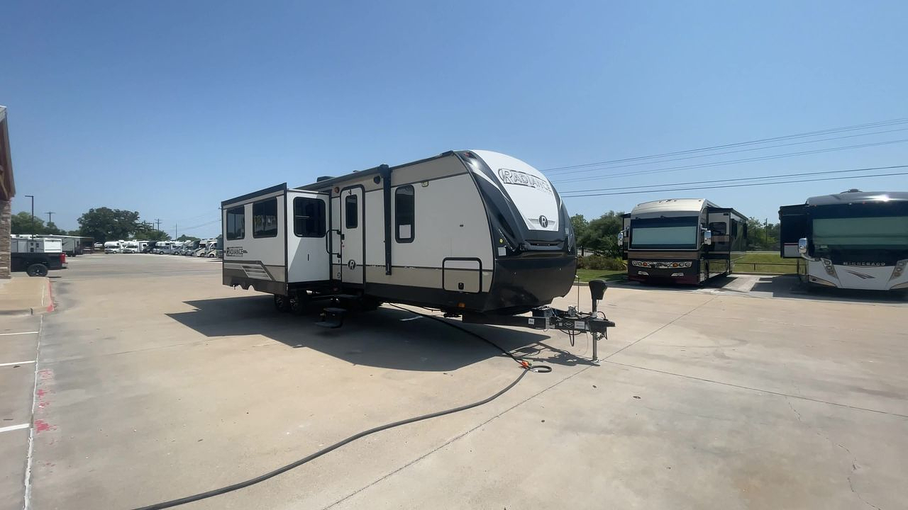 2019 HEARTLAND RADIANCE 32BH