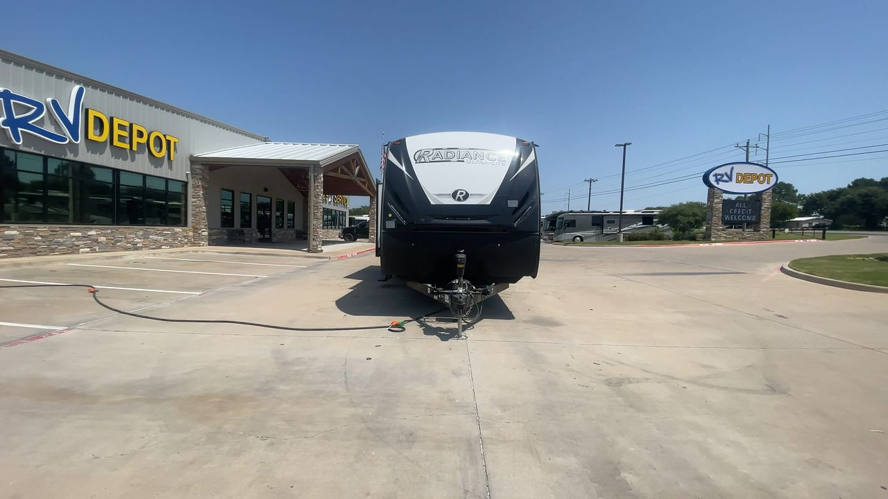 2019 HEARTLAND RADIANCE 32BH