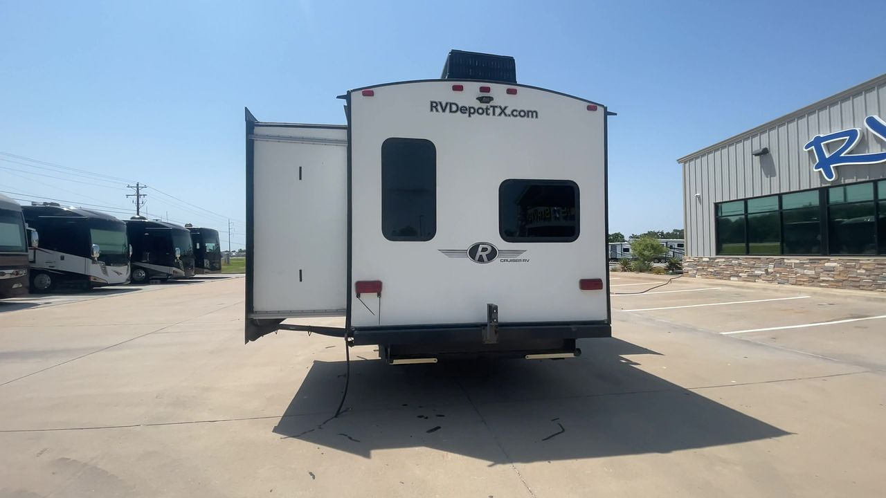 2019 HEARTLAND RADIANCE 32BH
