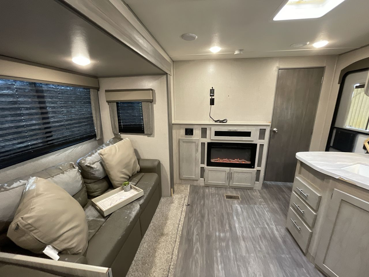2022 FOREST RIVER AURORA 32BDS