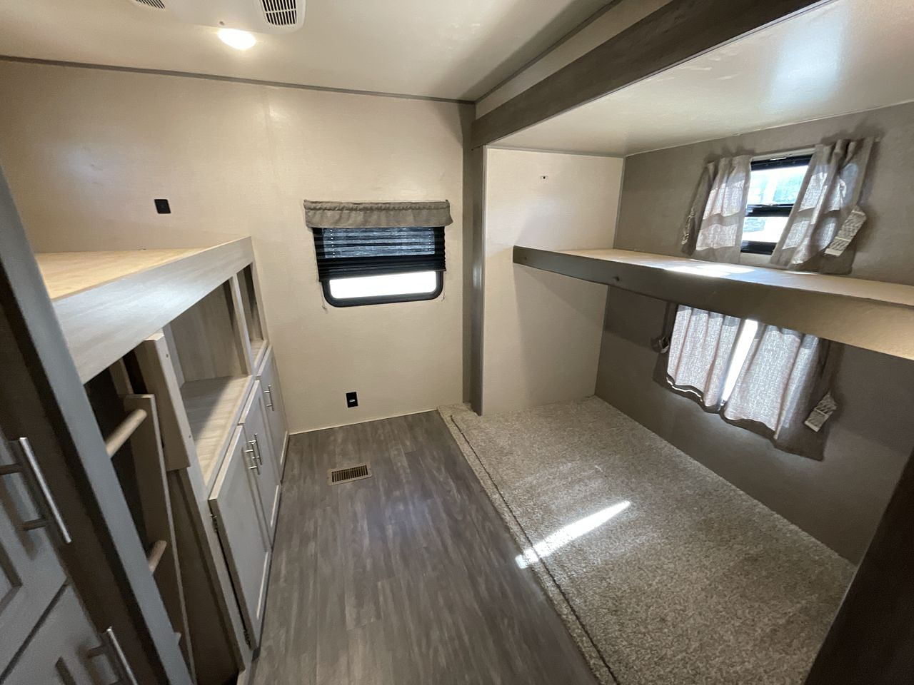 2022 FOREST RIVER AURORA 32BDS