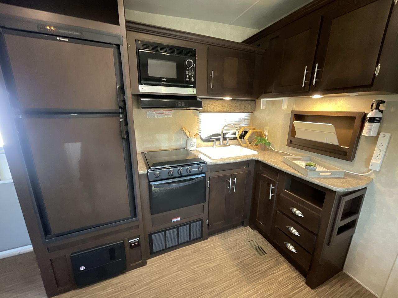 2016 FOREST RIVER STEALTH 2810
