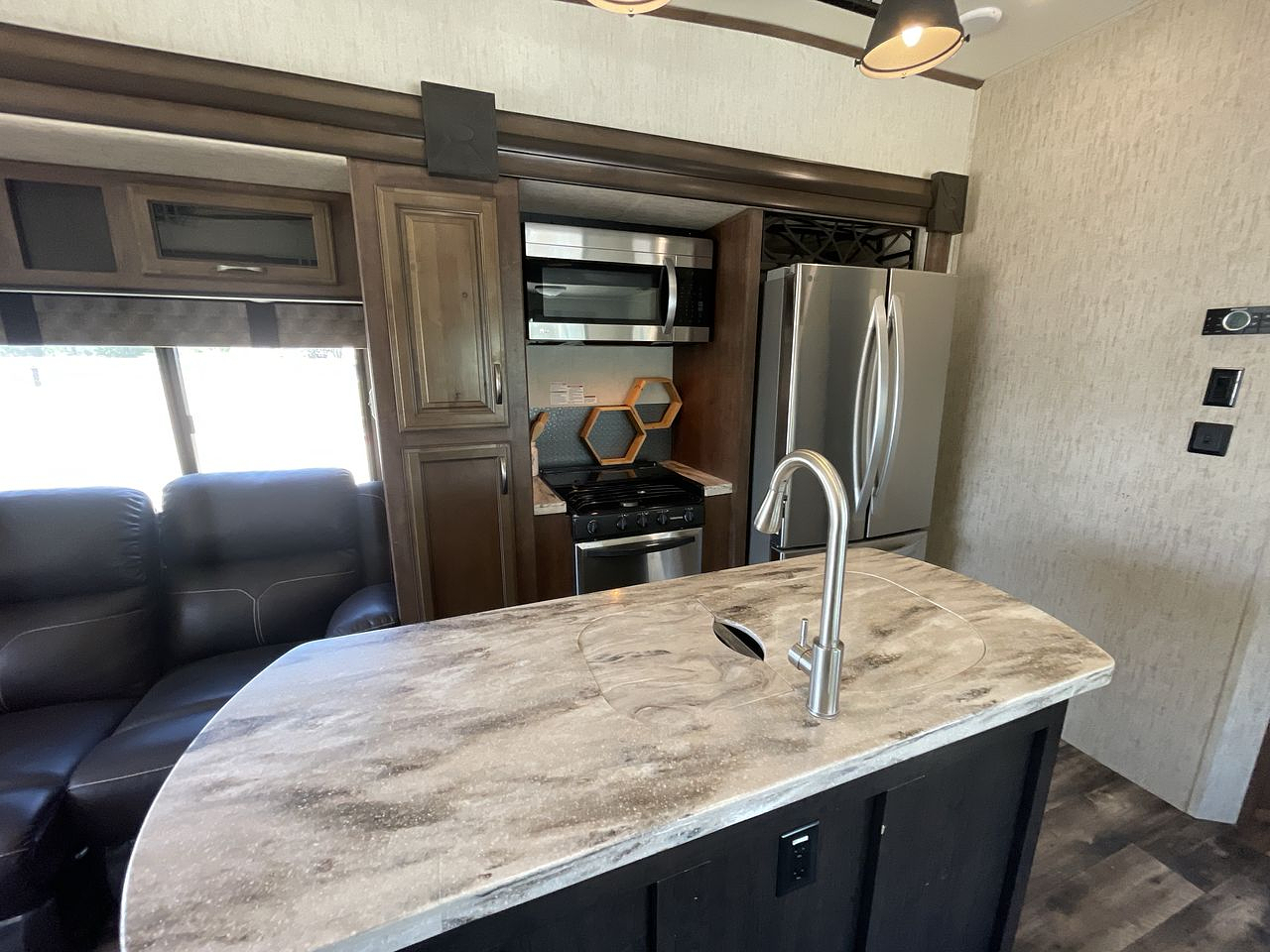 2018 FOREST RIVER SANDPIPER 372LOK