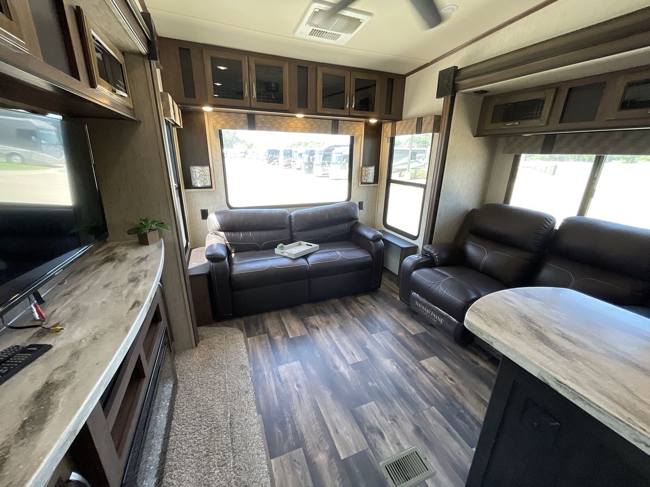 2018 FOREST RIVER SANDPIPER 372LOK