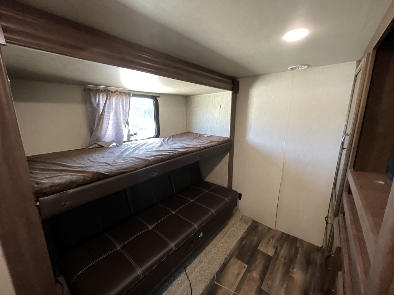2018 FOREST RIVER SANDPIPER 372LOK