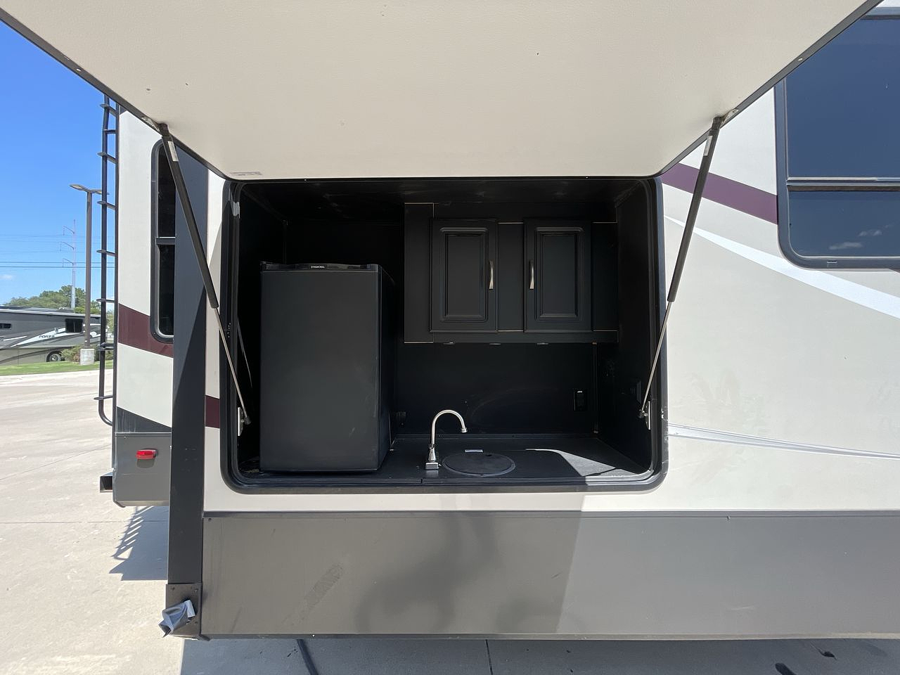 2018 FOREST RIVER SANDPIPER 372LOK