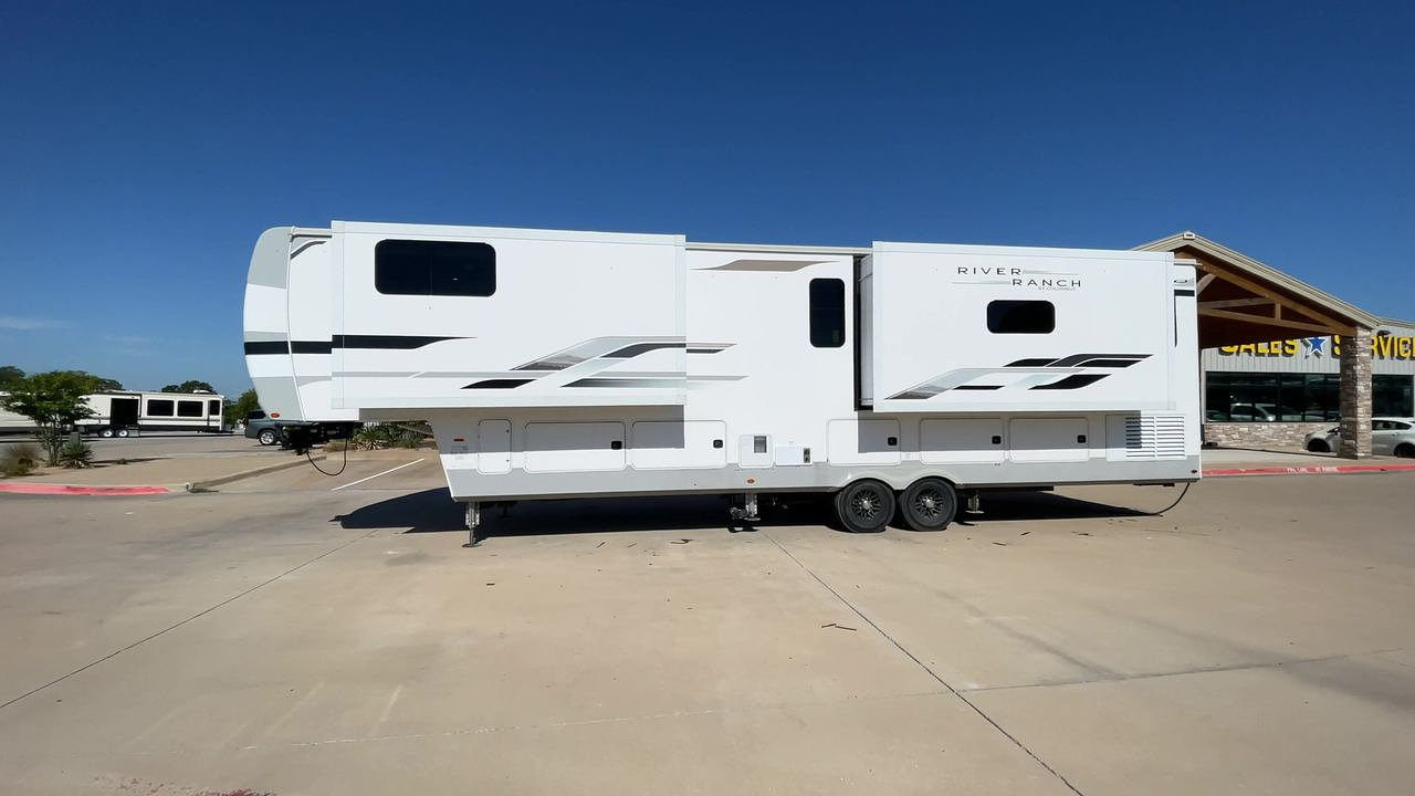 2022 FOREST RIVER COLUMBUS RIVER RANCH